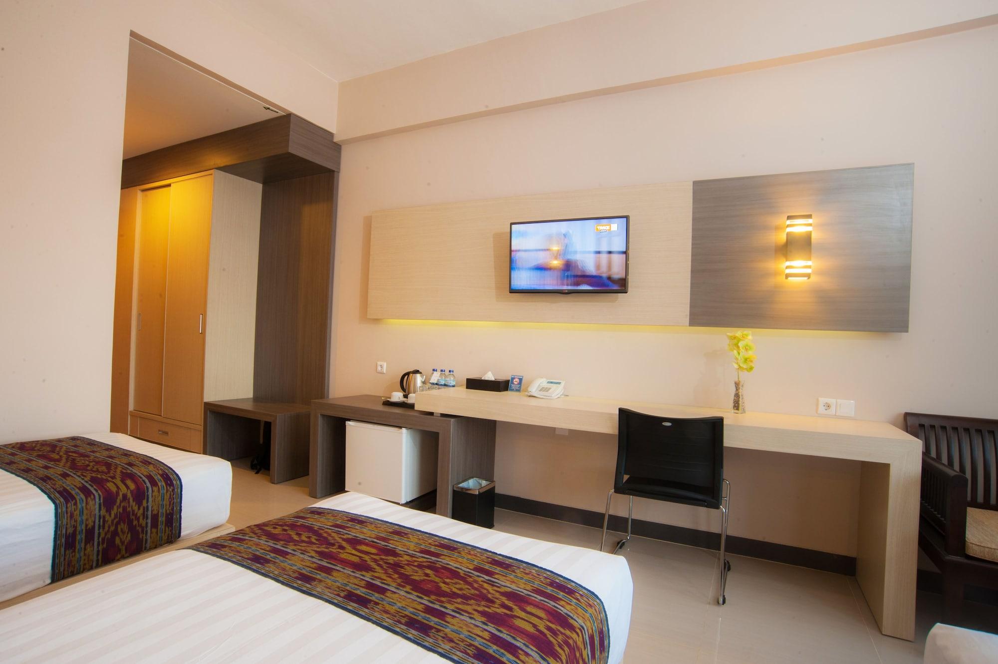 Lombok Raya Hotel Матарам Екстериор снимка
