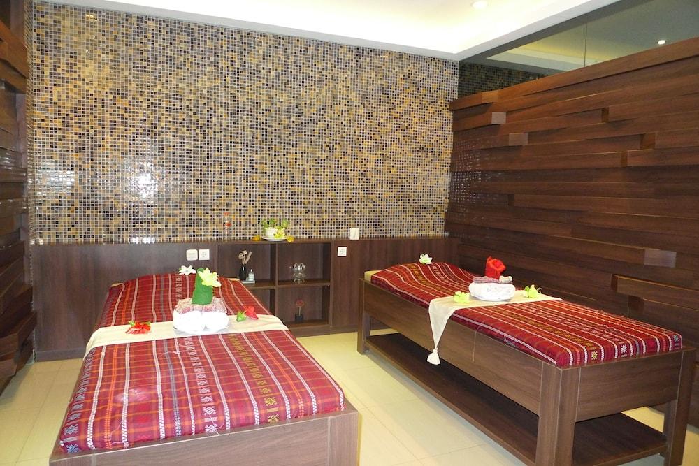 Lombok Raya Hotel Матарам Екстериор снимка