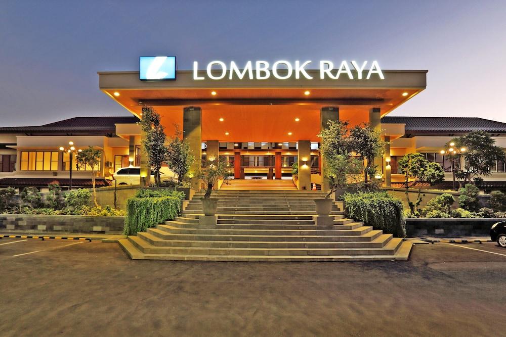 Lombok Raya Hotel Матарам Екстериор снимка