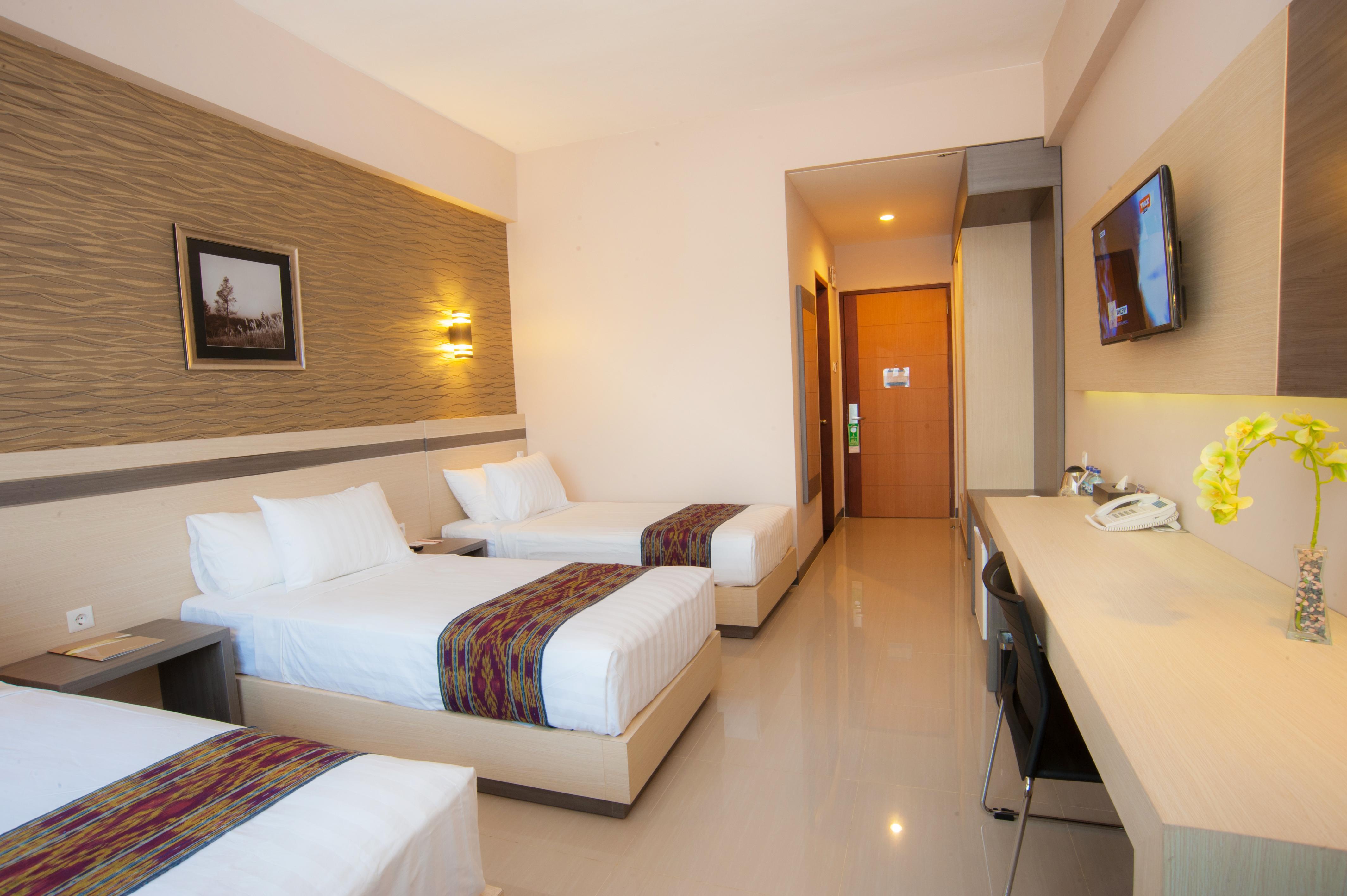 Lombok Raya Hotel Матарам Екстериор снимка