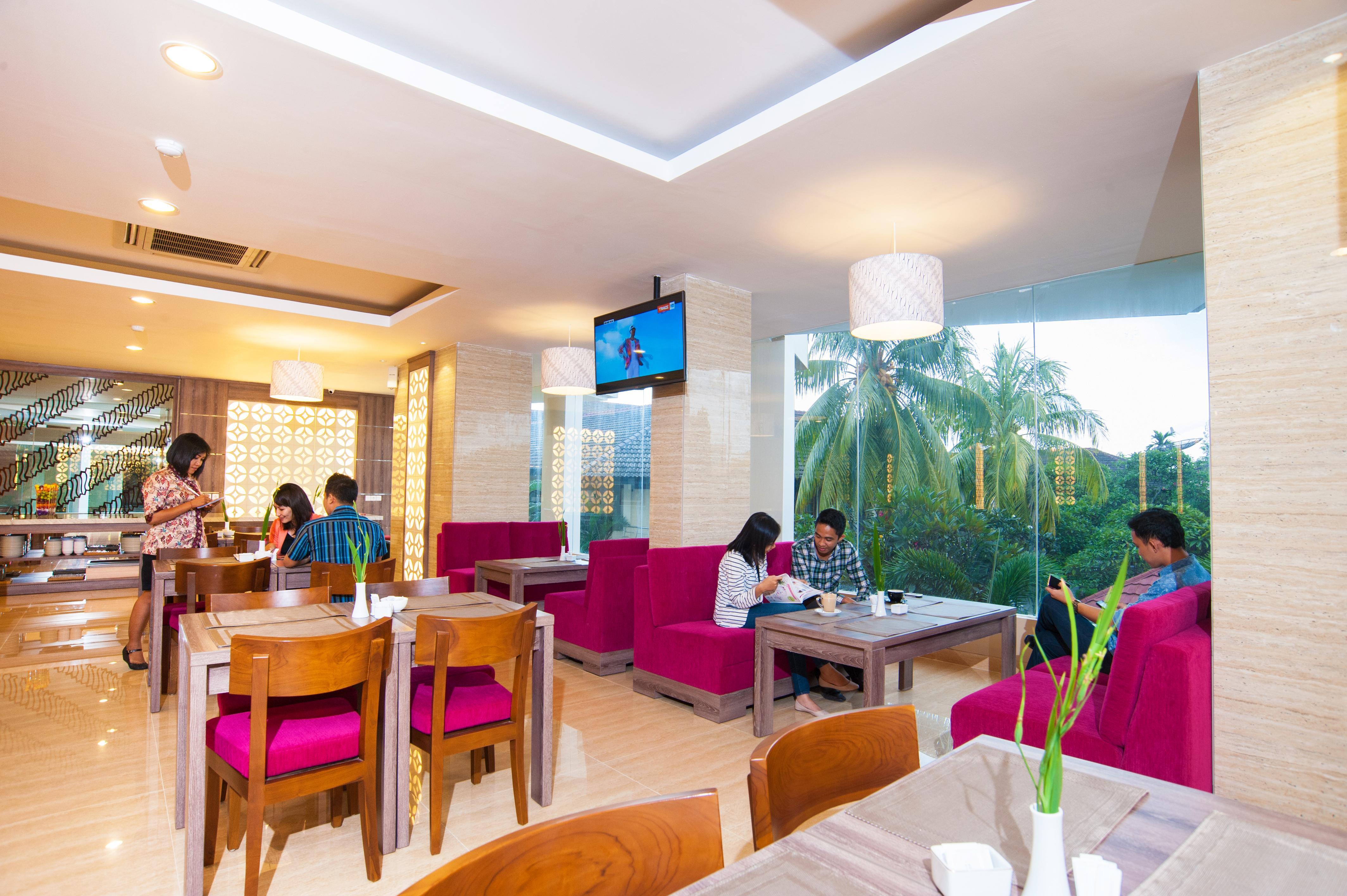 Lombok Raya Hotel Матарам Екстериор снимка