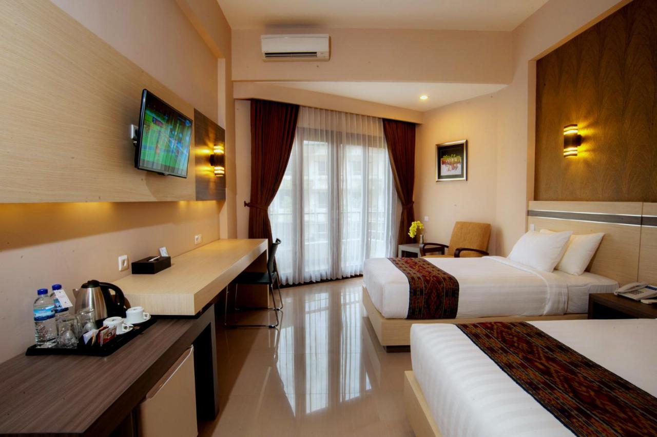 Lombok Raya Hotel Матарам Екстериор снимка