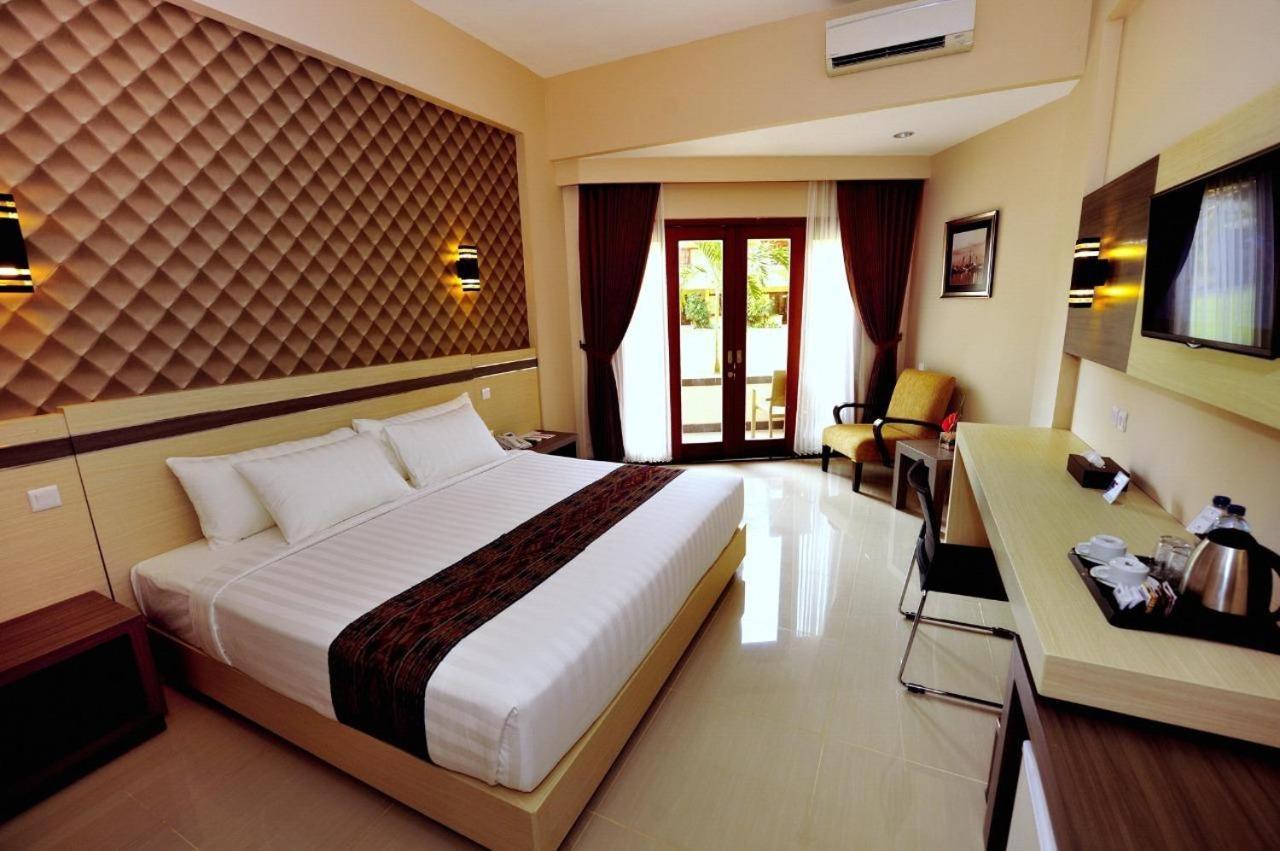 Lombok Raya Hotel Матарам Екстериор снимка