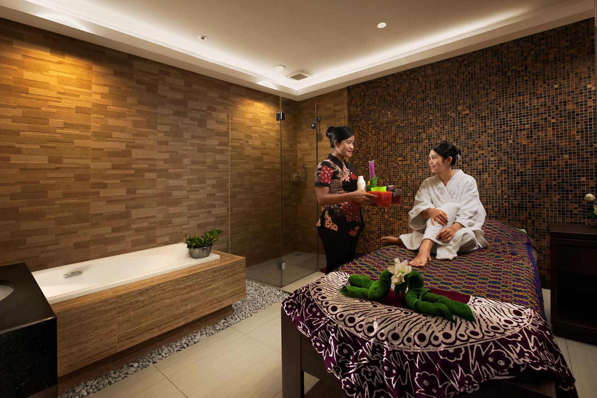 Lombok Raya Hotel Матарам Екстериор снимка
