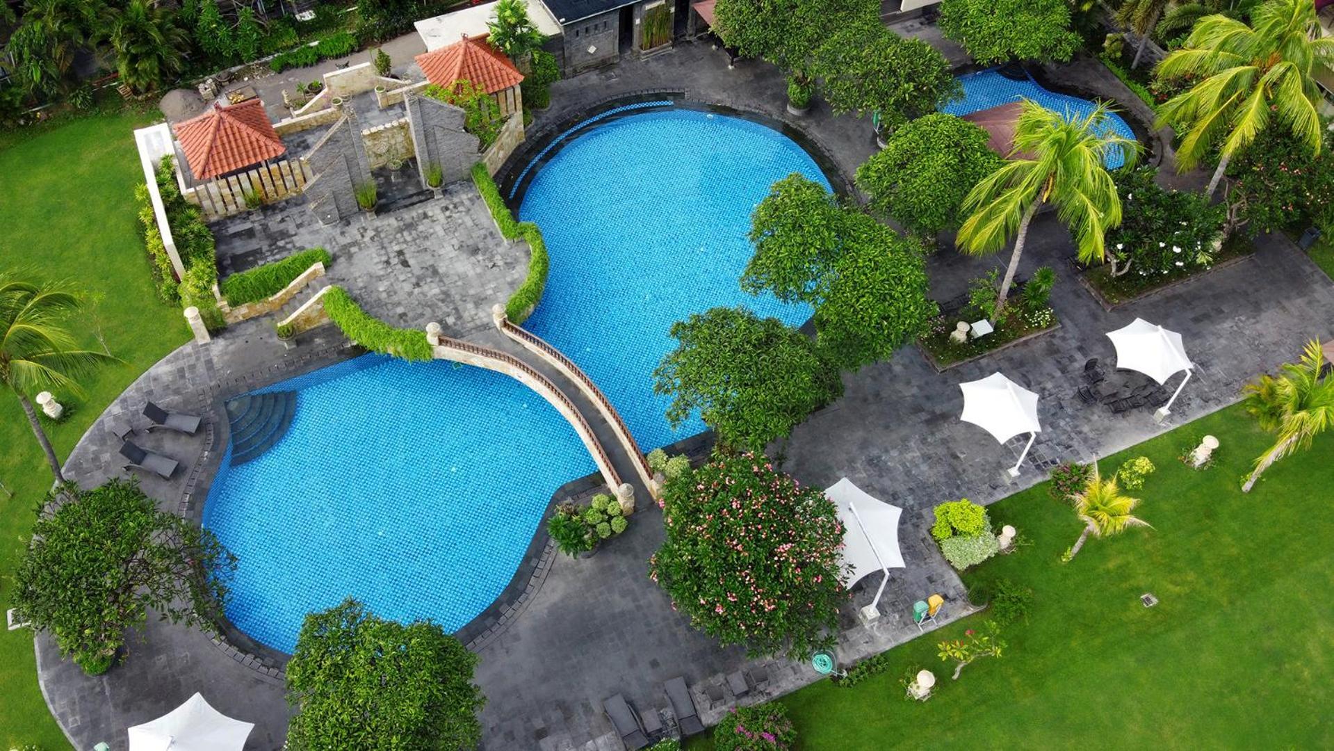 Lombok Raya Hotel Матарам Екстериор снимка