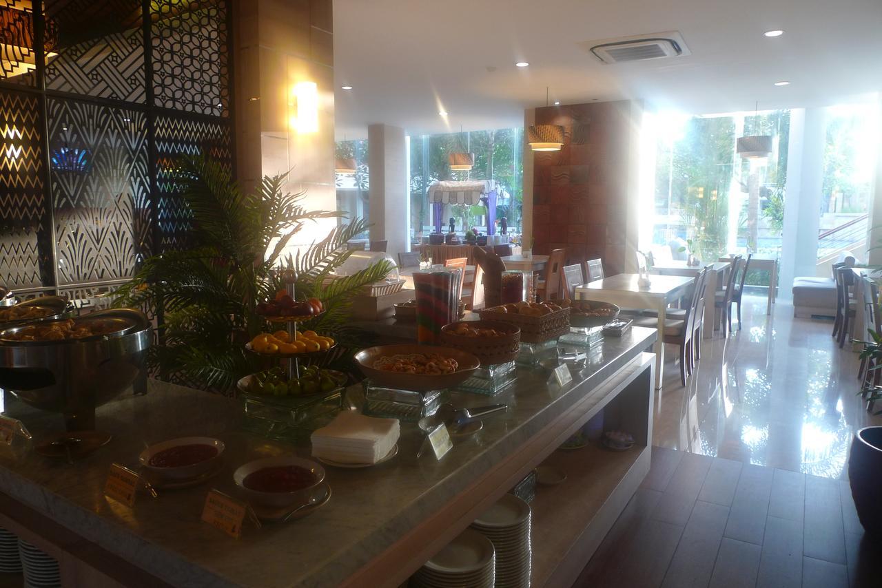 Lombok Raya Hotel Матарам Екстериор снимка